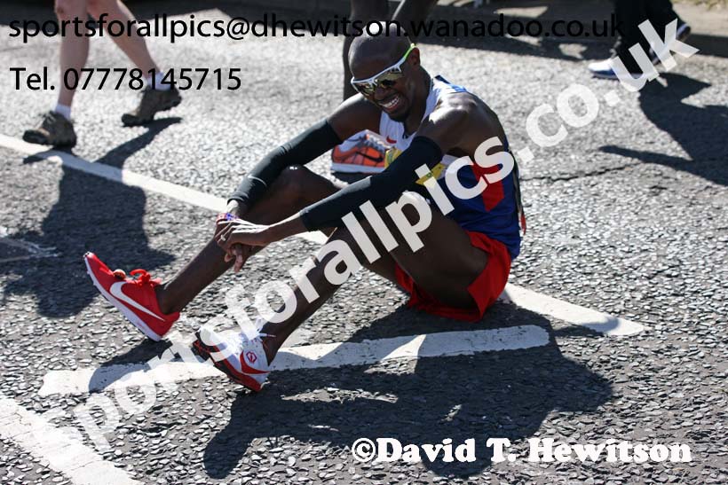 Mo Farah after winning the mens Morrisons Great North Run. Photo: David T. Hewitson/Sports for All Pics